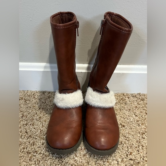 EUC Carters toddler riding boots with faux fur, size 9 - Picture 2 of 6
